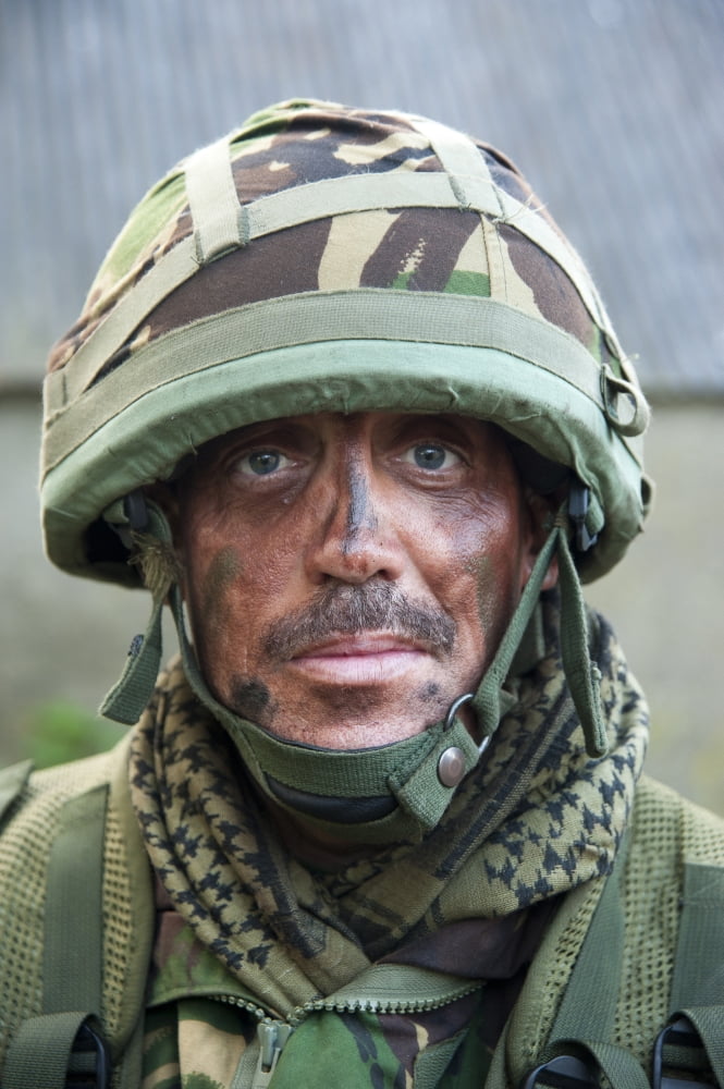An officer from the Royal Welsh of the British Army during Exercise Cambrian Patrol Canvas Art - Andrew ChittockStocktrek Images (12 x 18)