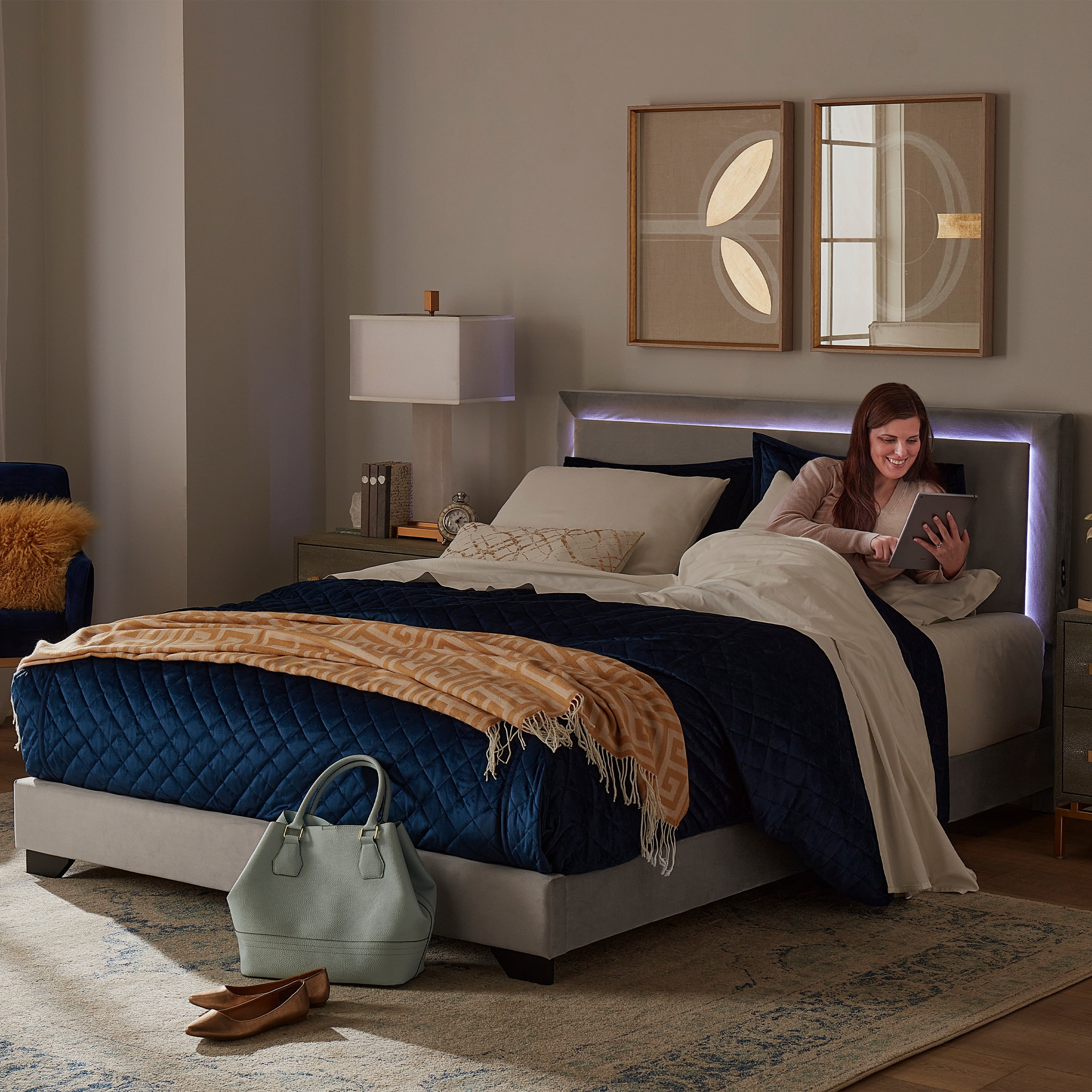 Anchorage Upholstered Queen Bed with LED Lights and USB Platinum