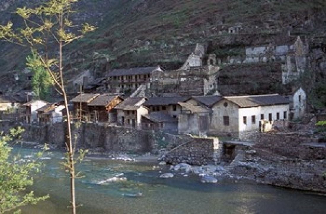 Ancient Town of Ningchang on the Yangtze River Three Gorges China Canvas Art - Keren Su DanitaDelimont (24 x 15)