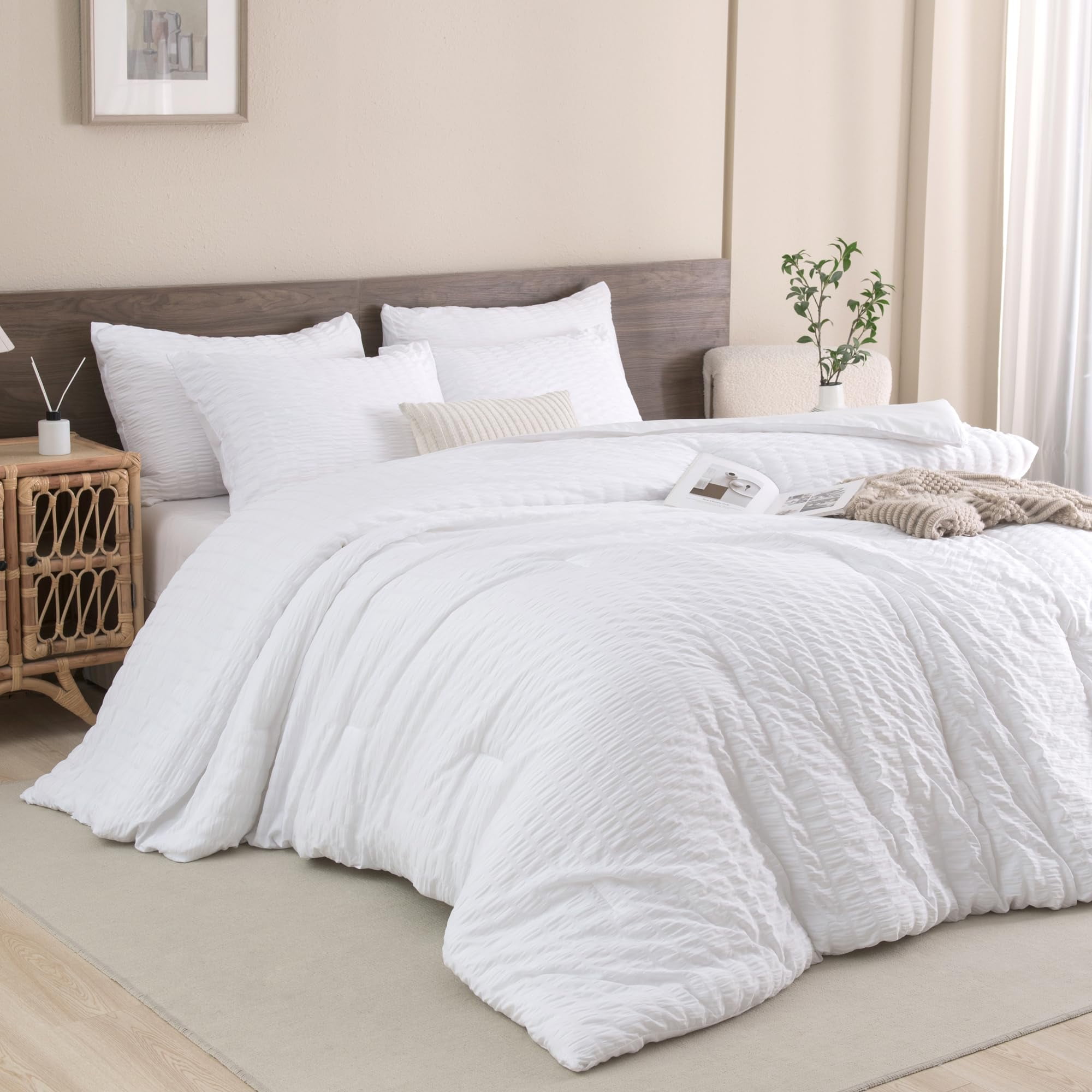 White bed comforters queen discount