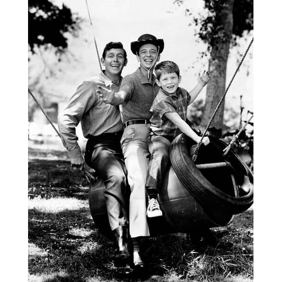 Andy Griffith Show Andy Don Knotts Ron Howard swing on tire 5x7 photo inch poster