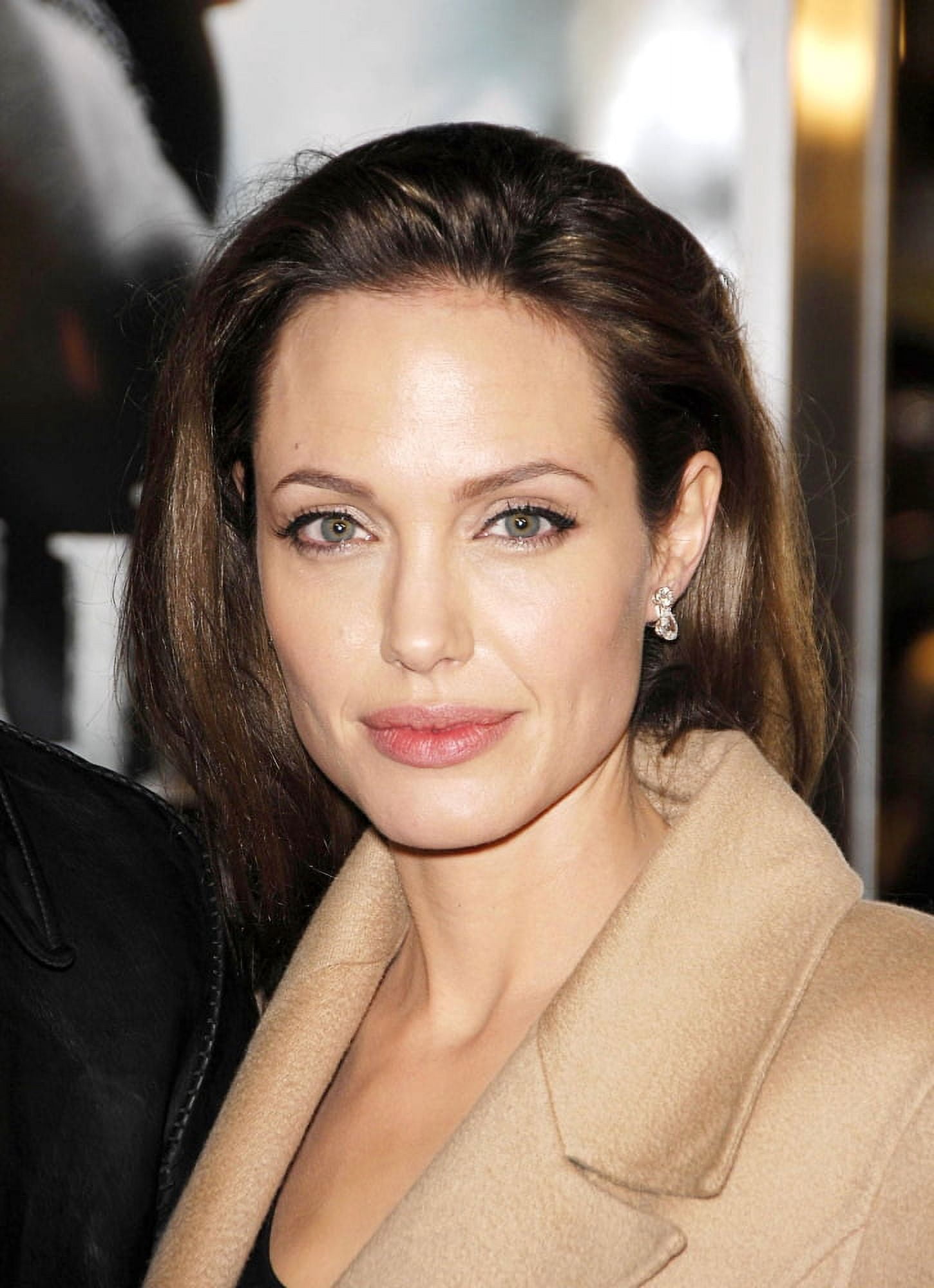 Angelina Jolie At Arrivals For Los Angeles Premiere Of Beowulf Canvas Art - (16 x 20)