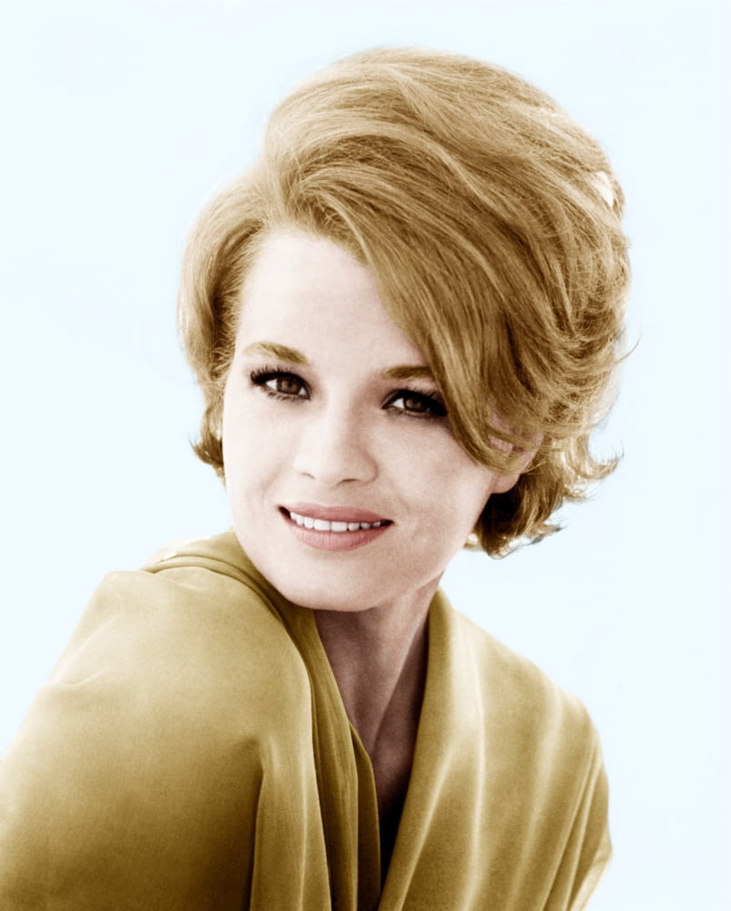 Angie Dickinson Canvas Art - (16 x 20)