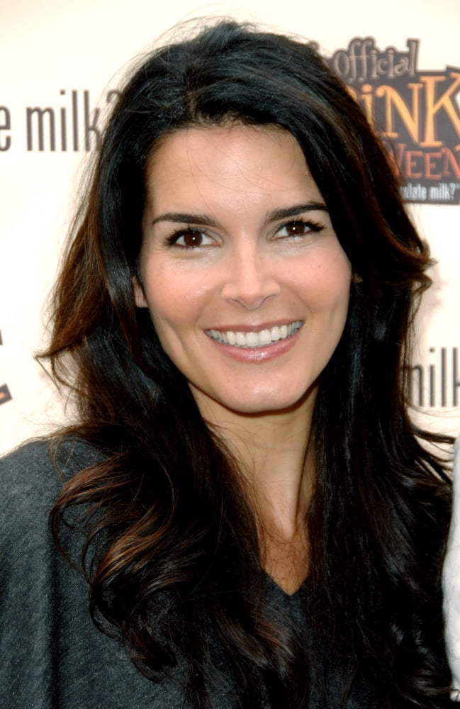 Angie Harmon At Arrivals For Angie Harmon Unveils New Got Milk Ad Campaign Canvas Art - (16 x 20)