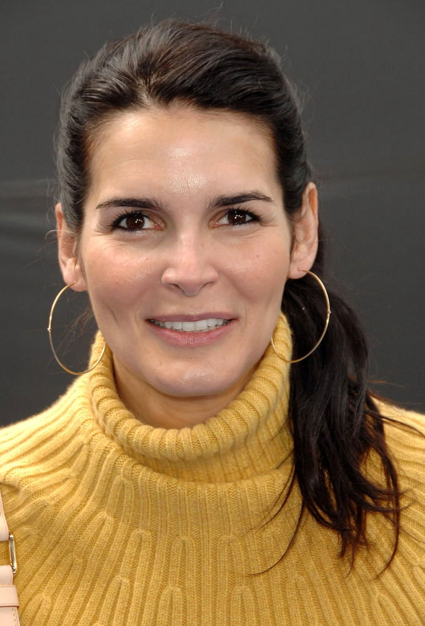 Angie Harmon At Arrivals For Monsters Vs Aliens Premiere Canvas Art -  (16 x 20)