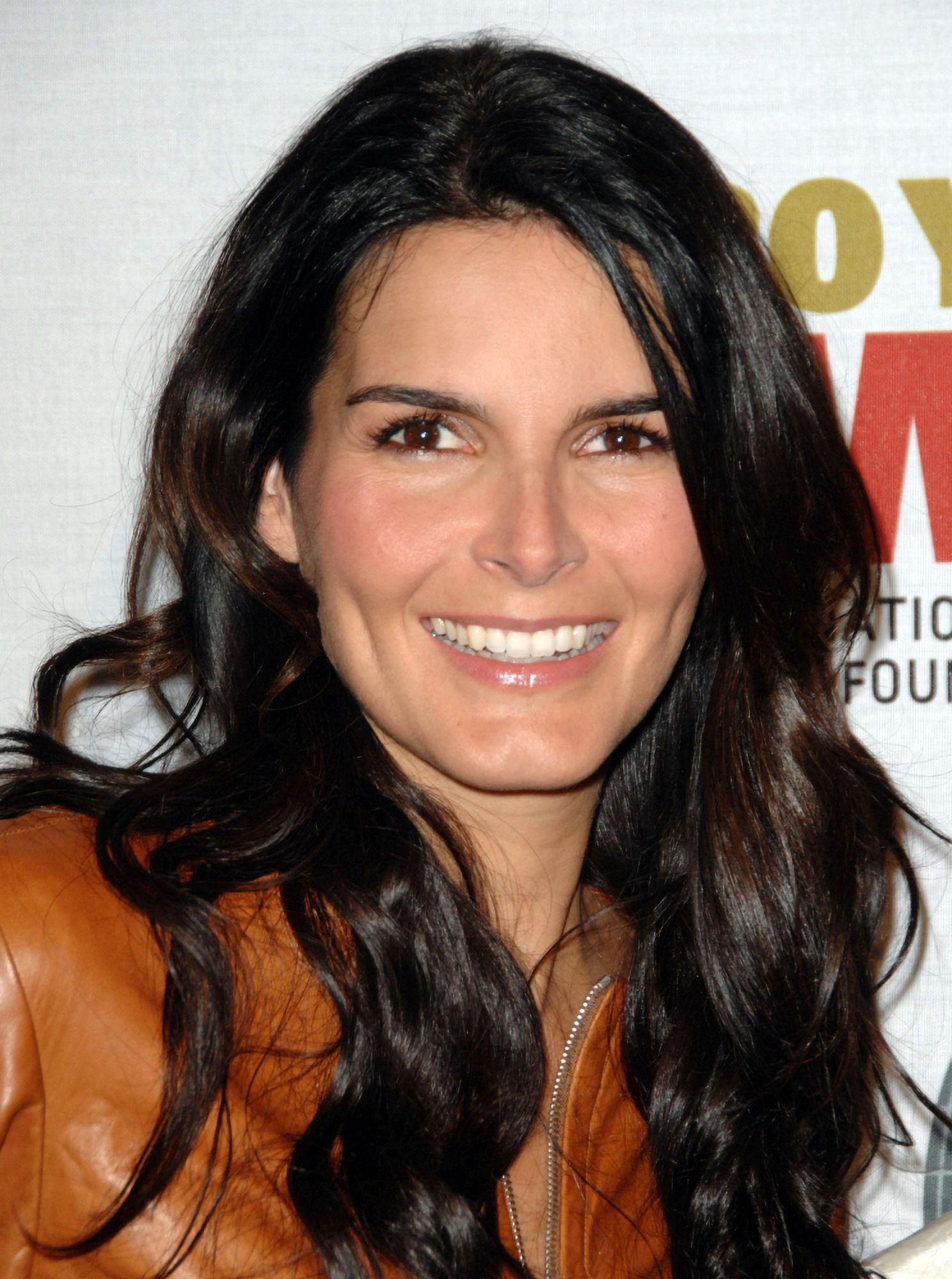Angie Harmon At Arrivals For The International WomenS Media Foundation Iwmf Courage In Journalism Awards Canvas Art - (16 x 20)