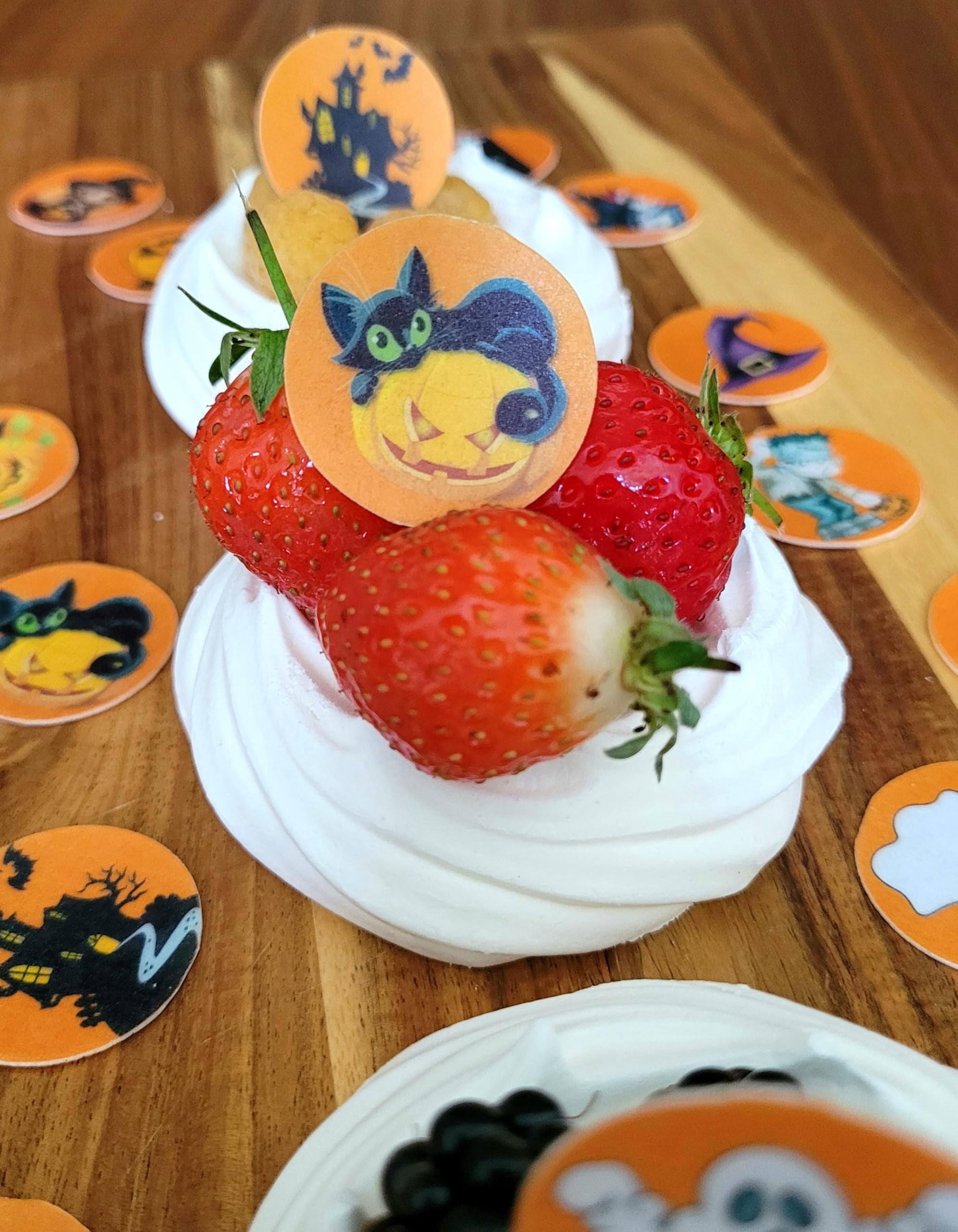 Anglesit 48 x Pre-Cut Halloween Mix Edible Wafer Paper Cupcake Toppers ...