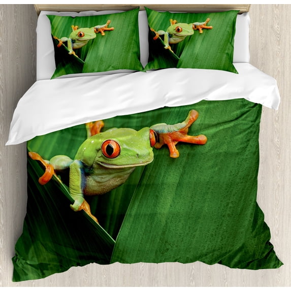 Animal Duvet Cover Set, Red Eyed Frog Between Exotic Macro Big Leaves Wild Nature Night Animal Vivid Colors, Decorative 3 Piece Bedding Set with 2 Pillow Shams, Queen Size, Green, by Ambesonne