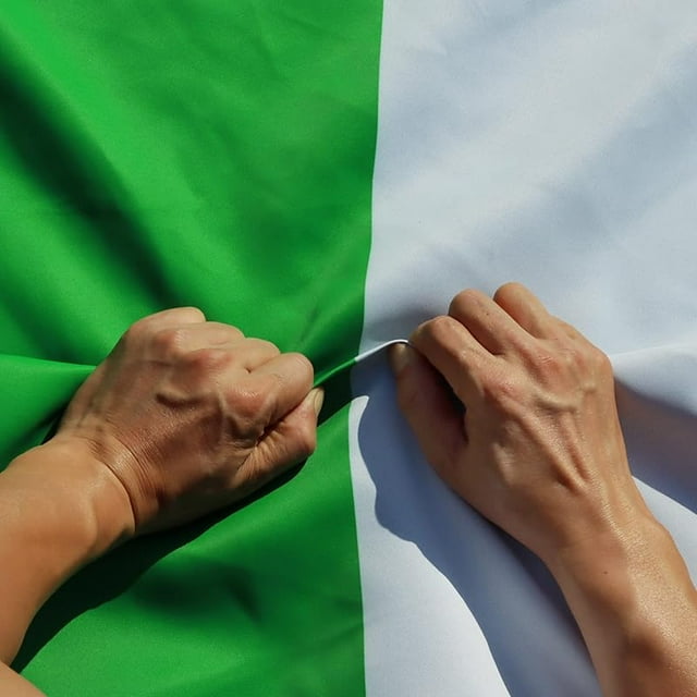 Anley Pack of 2 Fly Breeze 3x5 Foot Ireland Flag Vivid Color and Fade