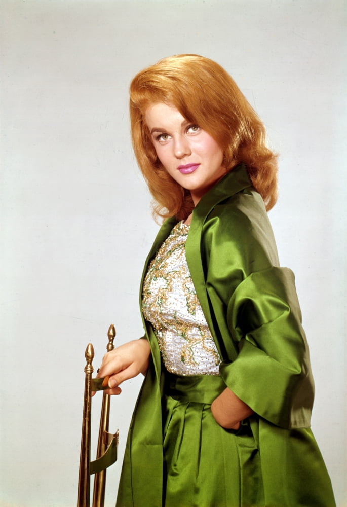Ann-Margret Canvas Art - (16 x 20)