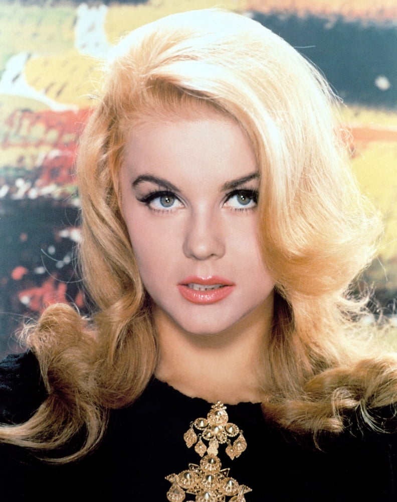 Ann-Margret Canvas Art - (16 x 20)