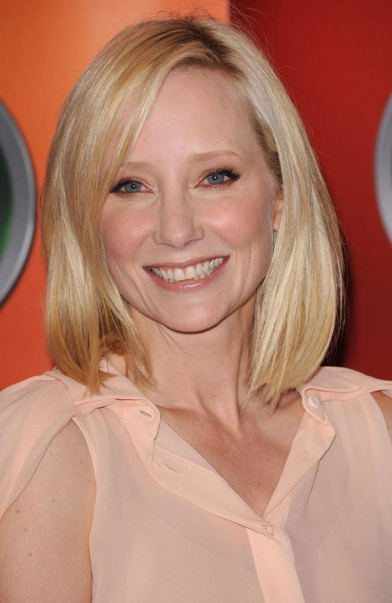 Anne Heche At Arrivals For Nbc Network Upfronts Presentation 2012 Canvas Art - (16 x 20)