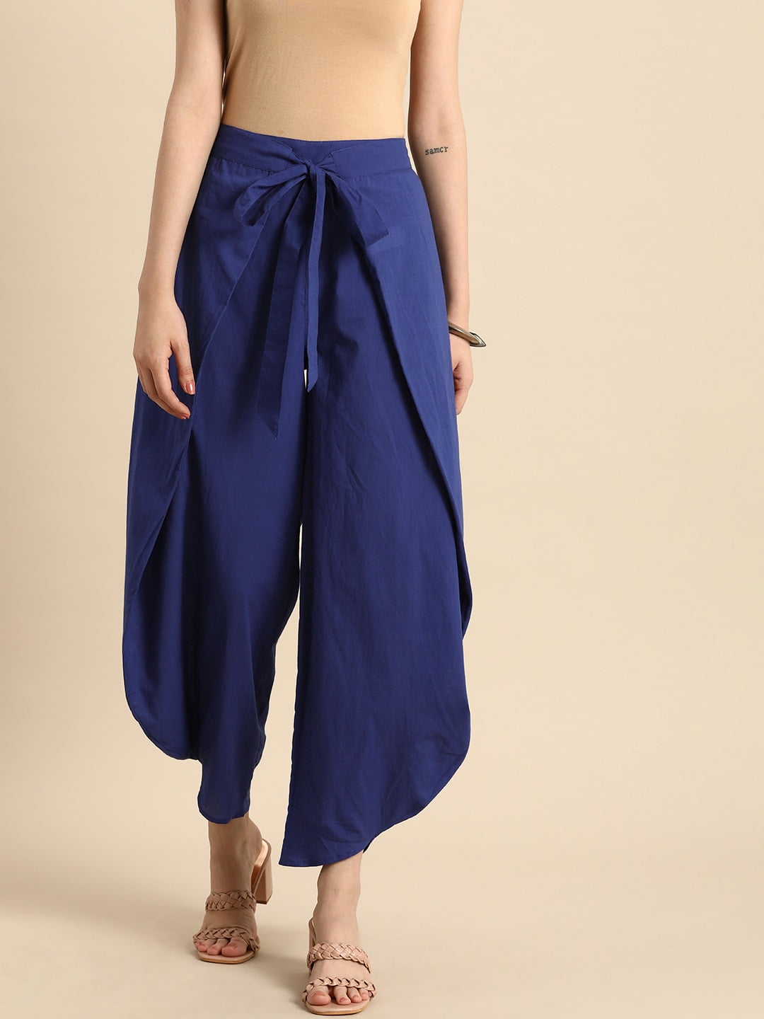 Buy H&M Women Wide Twill Trousers - Trousers for Women 21881944 | Myntra
