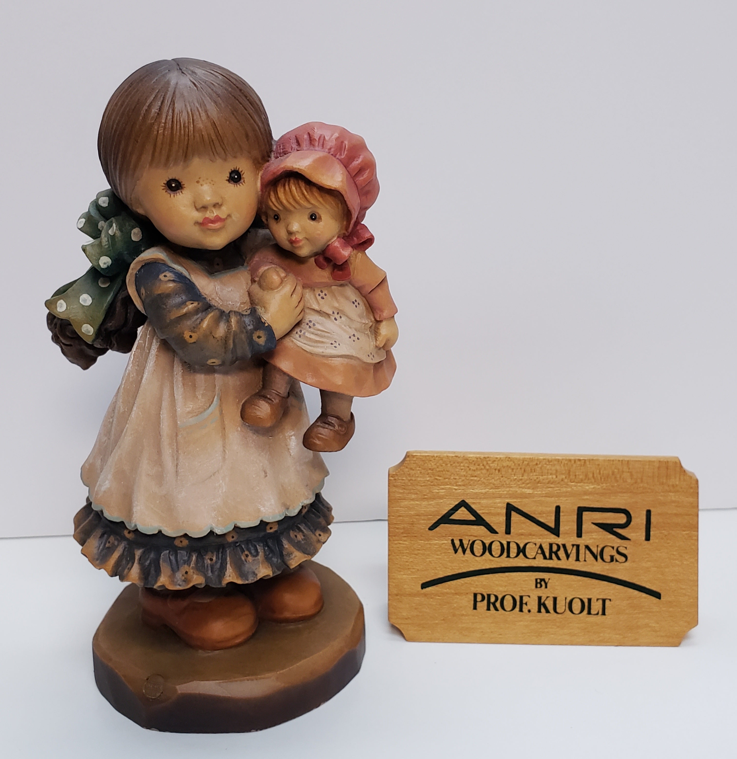 Anri The Sara Kay Collection. Wood Carved Figurines Made in Italy