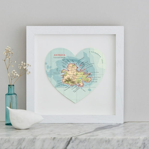 Antigua map heart print