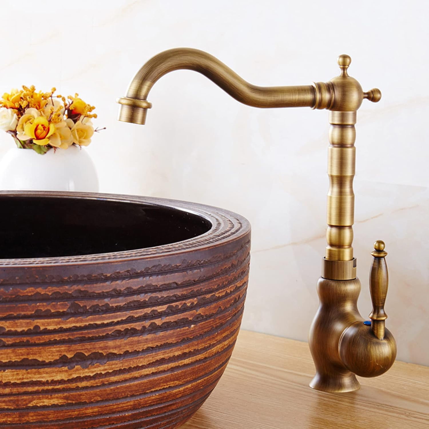 Antique Brass Bathroom Sink Faucet, Single Handle Basin Mixer Tap for Hot and Cold Water, Single Hole, Vintage Sink Faucet Bathroom, A