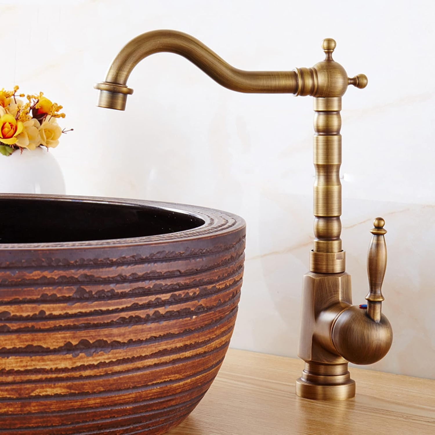 Antique Brass Bathroom Sink Faucet, Single Handle Basin Mixer Tap for Hot and Cold Water, Single Hole, Vintage Sink Faucet Bathroom, A