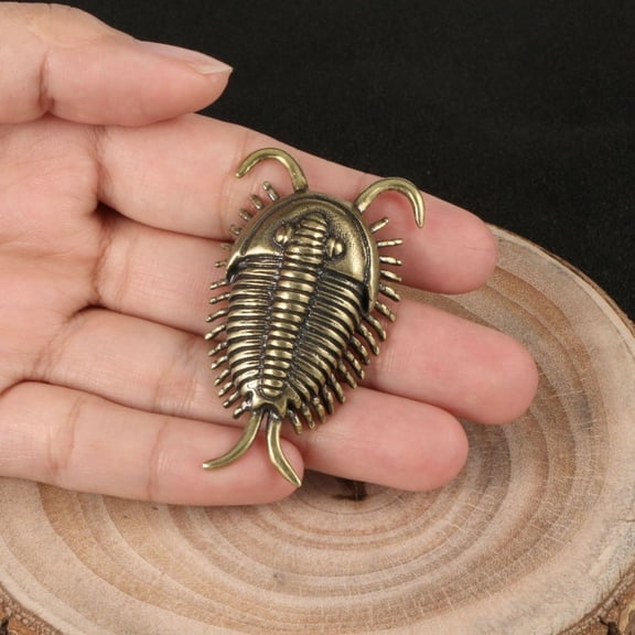 Antique Style Brass Trilobite Tea Pet Insect Figurine Collectible Desk Ornament Chinese Style Sculpture for Home Office Decor