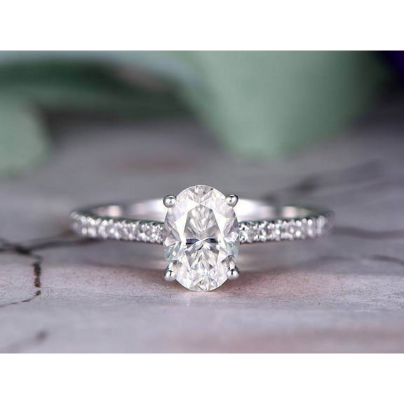Antique Style Oval cut 1.75 ct Moissanite Diamond Engagement Ring with 18k Gold Plating