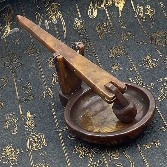 Antique Style Well Figurine Old Carved Collectible Ornament Vintage Miniature Desktop Decoration for Home or Garden