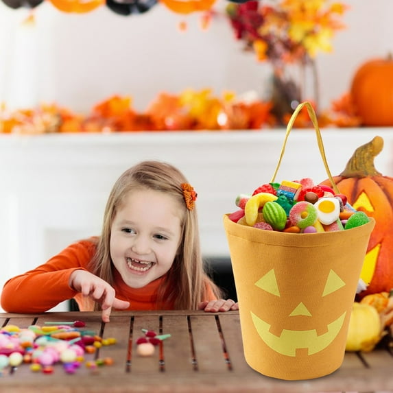 Antqov Halloween Pumpkin Bucket, Large Pumpkin Trick or Treat Candy Basket with Handle Plastic Jacks O' Lantern Pumpkin Pails for Party Home Supplies