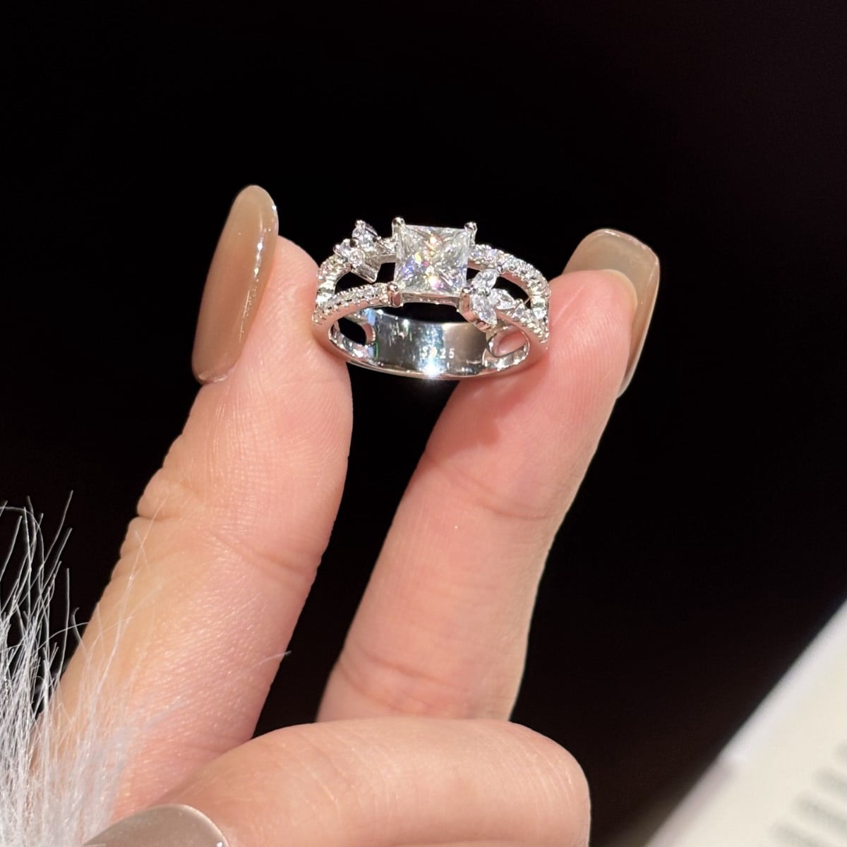 Apaison 1 Carat 5.5mm Moissanites Eternity Wedding Rings for Women ...