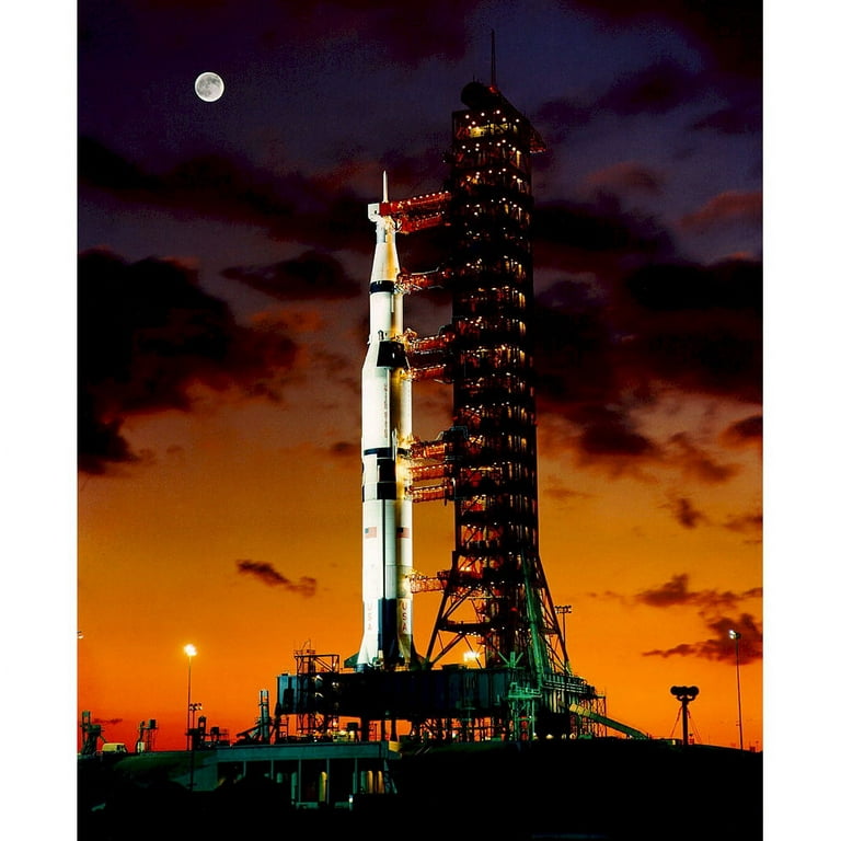 Saturn V rocket, computer artwork - Stock Image - S210/0019