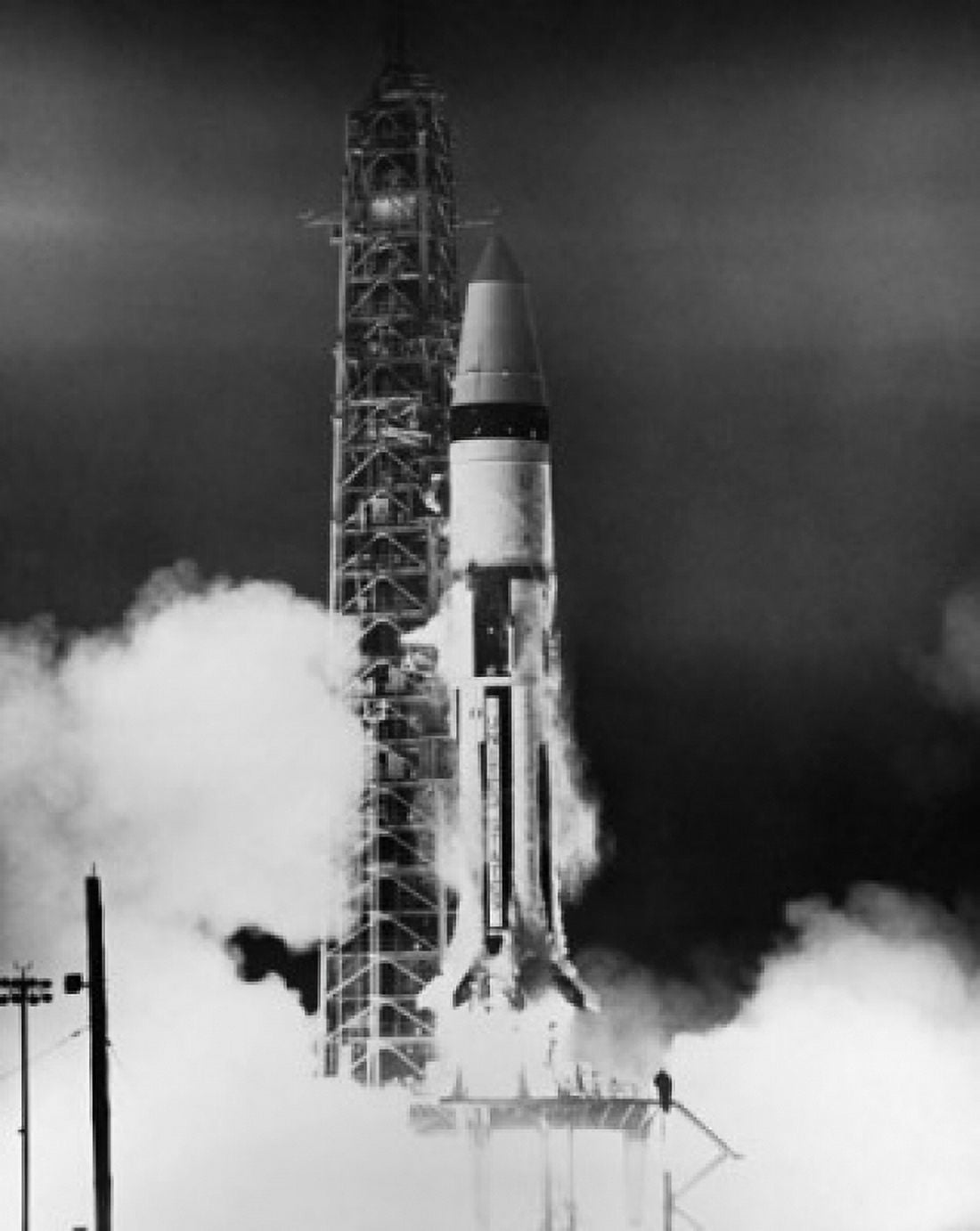 Apollo rocket taking off from a launch pad Canvas Art - (18 x 24)