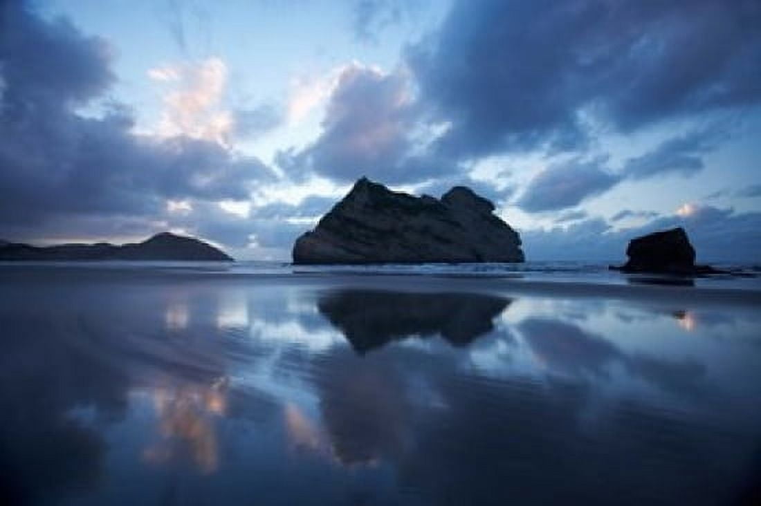 Approaching Storm Archway Islands Wharariki Beach Nelson Region South Island New Zealand Canvas Art - David Wall DanitaDelimont (34 x 23)