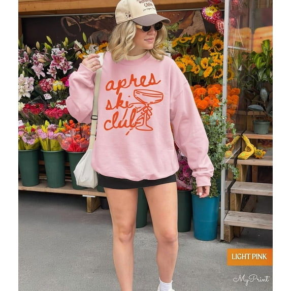 Apres Ski Club Crewneck, Cozy Winter Crewneck, Retro Ski Sweatshirt, Winter Sports Sweatshirt, Vintage Preppy Ski Crewneck