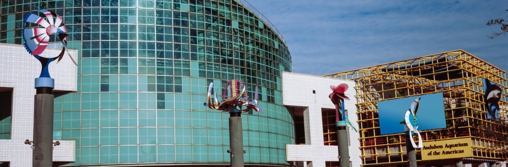 Aquarium in a city Audubon Aquarium of the Americas New Orleans Louisiana USA Canvas Art - Panoramic Images (27 x 9)
