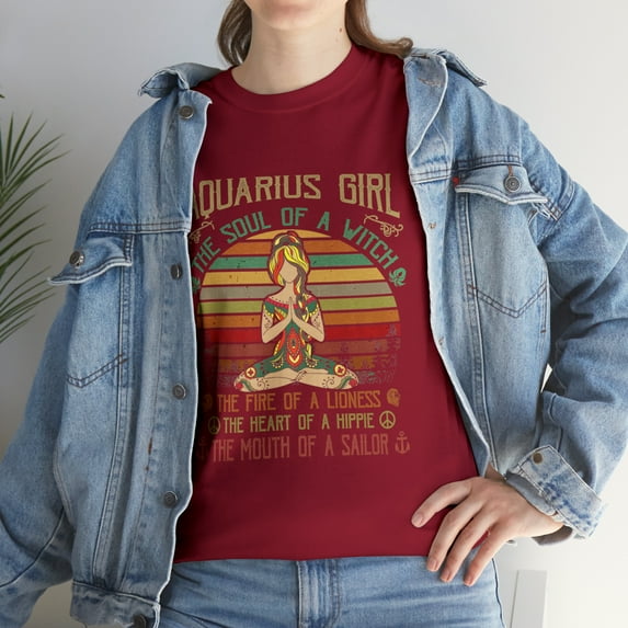 Aquarius Girl The Soul Of A Witch Birthday Women Love Yoga T-Shirt
