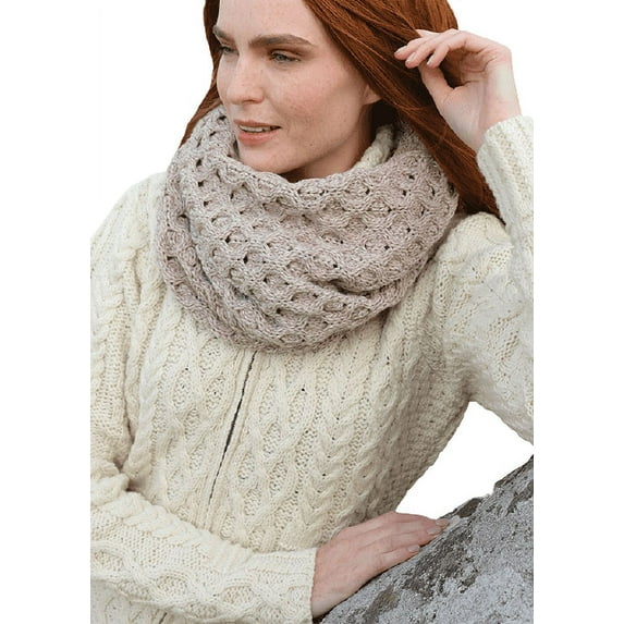 Aran Woollen Mills Irish Snood Scarf 100% Premium Merino Wool Honeycomb Knitted 21 in x 14.5 in Made in Ireland
