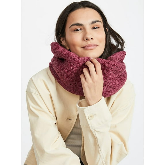 Aran Woollen Mills Women`s Infinity Cable Knitted Scarf 100% Premium Merino Wool Made in Ireland