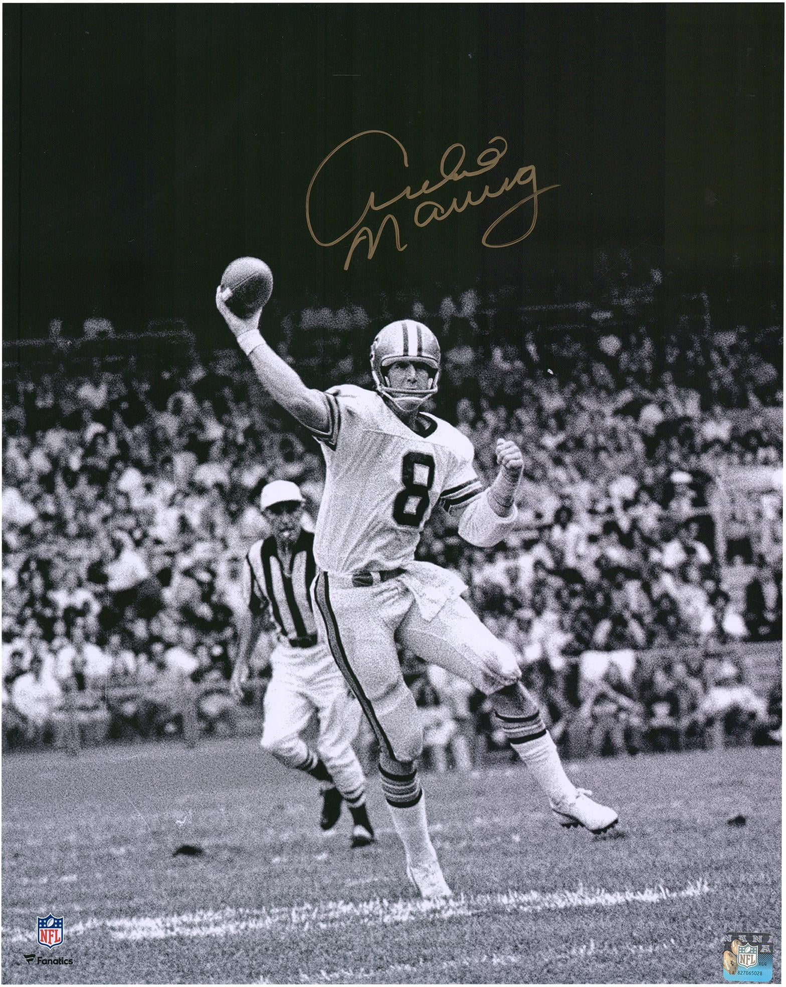 Archie Manning New Orleans Saints Autographed 16" x 20" Black & White Passing Photograph - Fanatics Authentic Certified