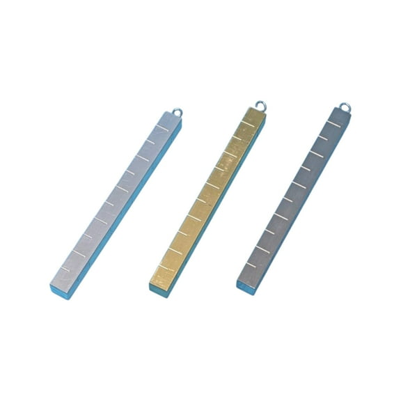 Archimedes Sticks Set 3 rods of aluminum, brass, and stainless steel, which are engraved with 1cm divisions. Made by Narika Corporation.