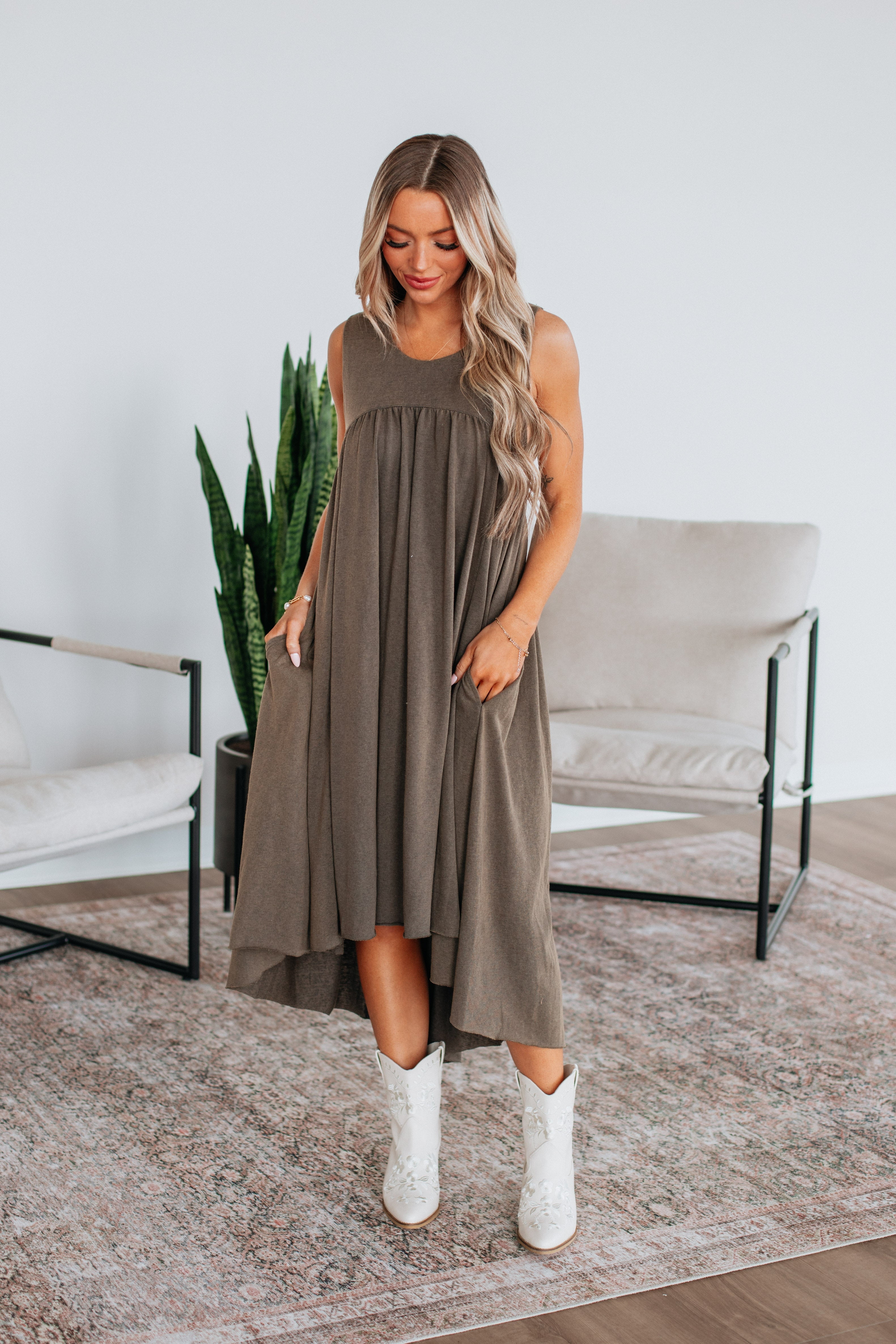 ariella midi dress The beautiful @jarinpat wearing our Ariella Midi Dress  a vision of  timeless elegance Inspired by our beloved Ariella Blouse, this dress is  made for refined summer occasions. From the blouse-style bodice