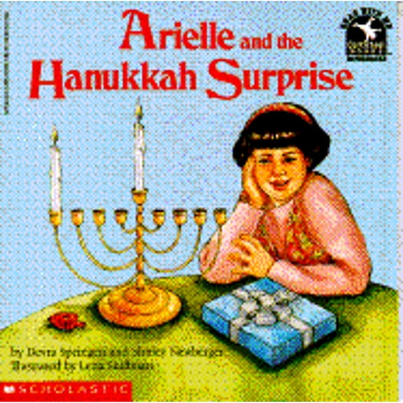 Pre-Owned Arielle and the Hanukkah Surprise by Devra Newberger Speregen Paperback, Children's Books, English