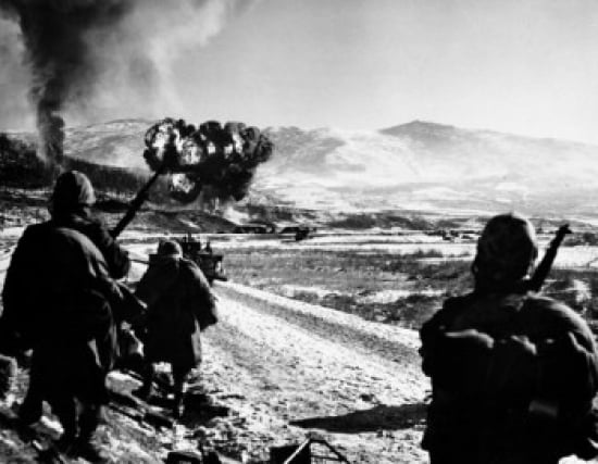 Army soldiers on a battlefield during war Korean War Canvas Art - (18 x 24)