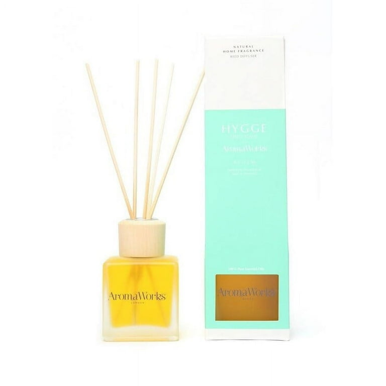 AromaWorks Hygge Reed Diffuser- Relax vetivert and petitgrain AromaWorks Hygge Reed Diffuser- Relax vetivert and petitgrain