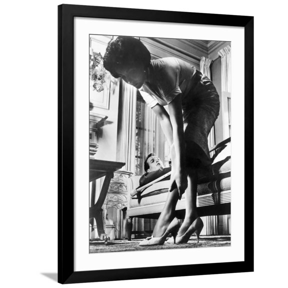 Art.com Cat on a Hot Tin Roof, Paul Newman, Elizabeth Taylor, 1958 Photo, Black Frame Wall Art, 32" x 40"