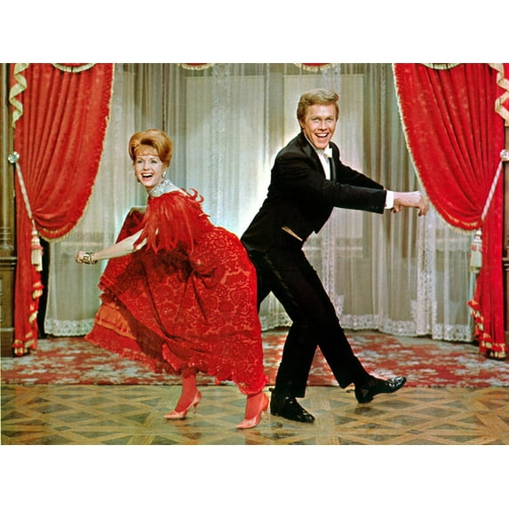 Art.com The Unsinkable Molly Brown, Debbie Reynolds, Harve Presnell, 1964 Photo, 32" x 24"