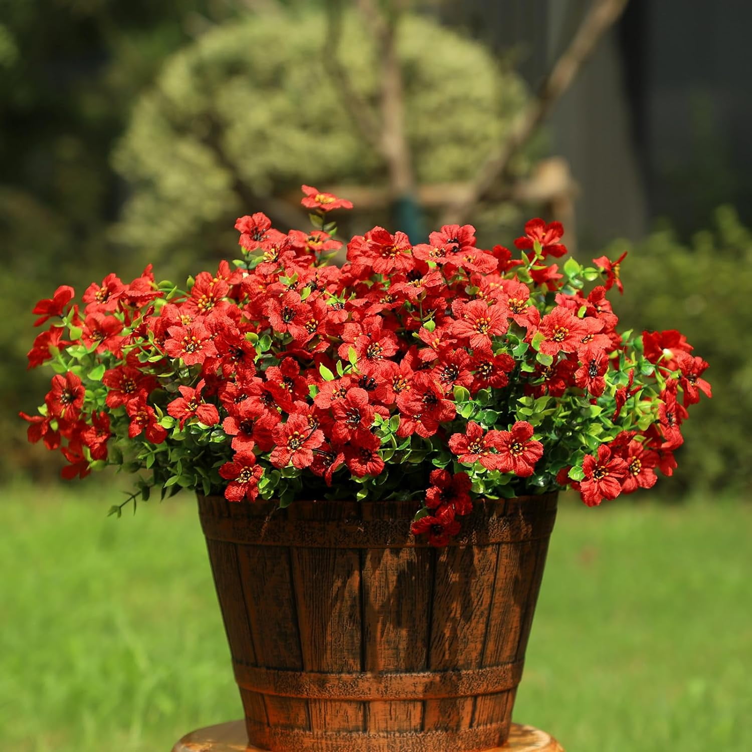 Artificial Flowers for Outdoors Plants Fake Plants Uv Resistant Faux Plastic Daffodils Flower Greenery Boxwood for Spring Planters Outdoor Front Porch Garden Porch Patio Decoration (Red)