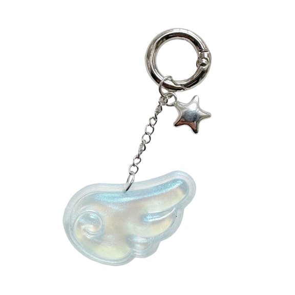 Artistic Acrylic Angel Keychain Symbolic Jewelry Accessory For Car Keys
