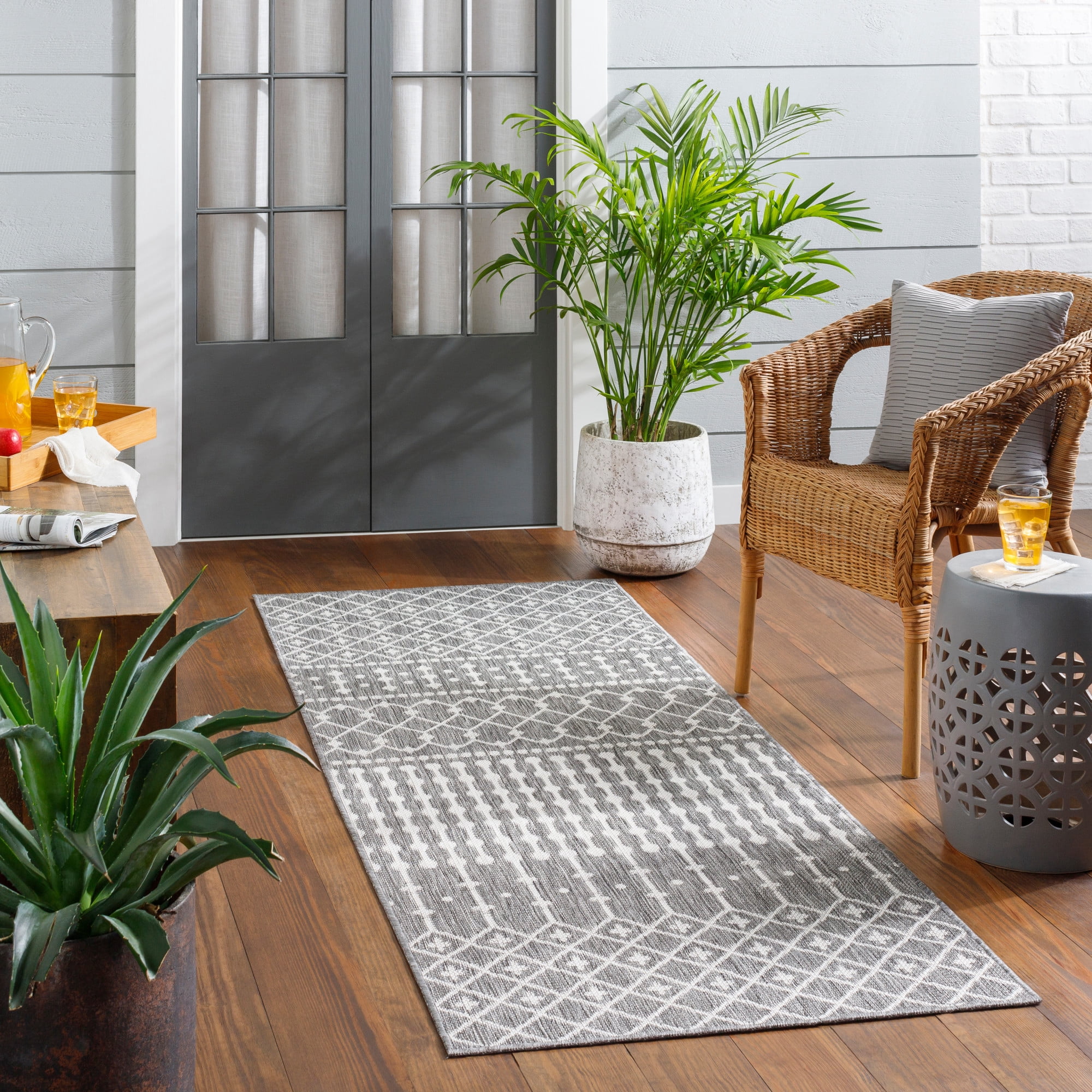 Artistic Weavers Long Beach Area Rug, Medium Gray, 6'7" x 9'