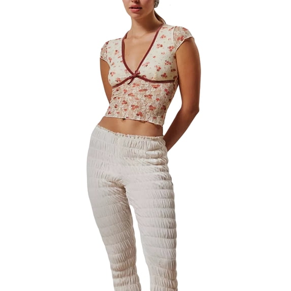Arvbitana Women's Short T-shirts Floral Lace Patchwork 1/4 Sleeve V-neck Shirts Casual Slim Fit Tops for Teen Girls Streetwear