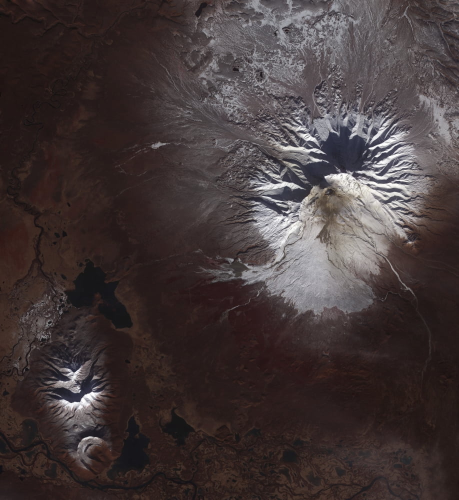 Ash stains on Russias Shiveluch volcano?Ø¬æ¬¥?Ø¬æ¬†?Ø¬æ¬¥s slopes Canvas Art - Stocktrek Images (27 x 29)