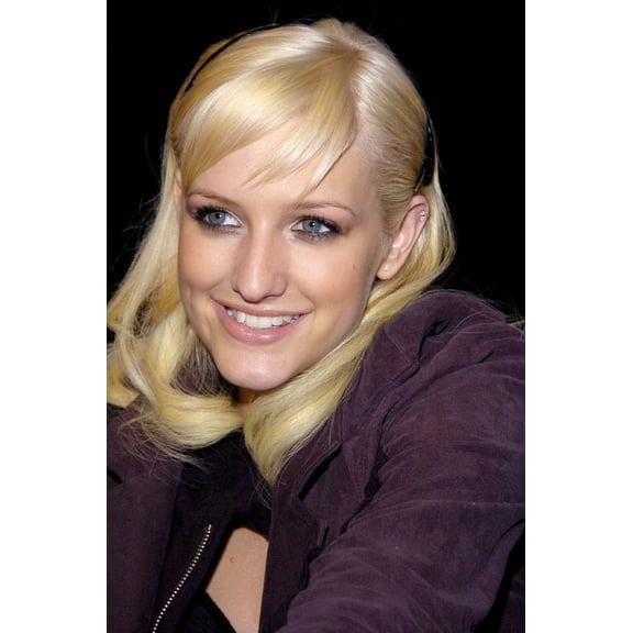 Ashlee Simpson Inside For I Am Me Cd Signing, Virgin Megastore, Los Angeles, Ca, October 22, 2005. Photo By David LongendykeEverett Collection Celebrity (8 x 10)
