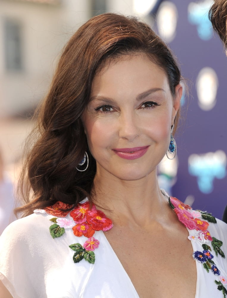 Ashley Judd At Arrivals For Dolphin Tale 2 Premiere Canvas Art -  (16 x 20)