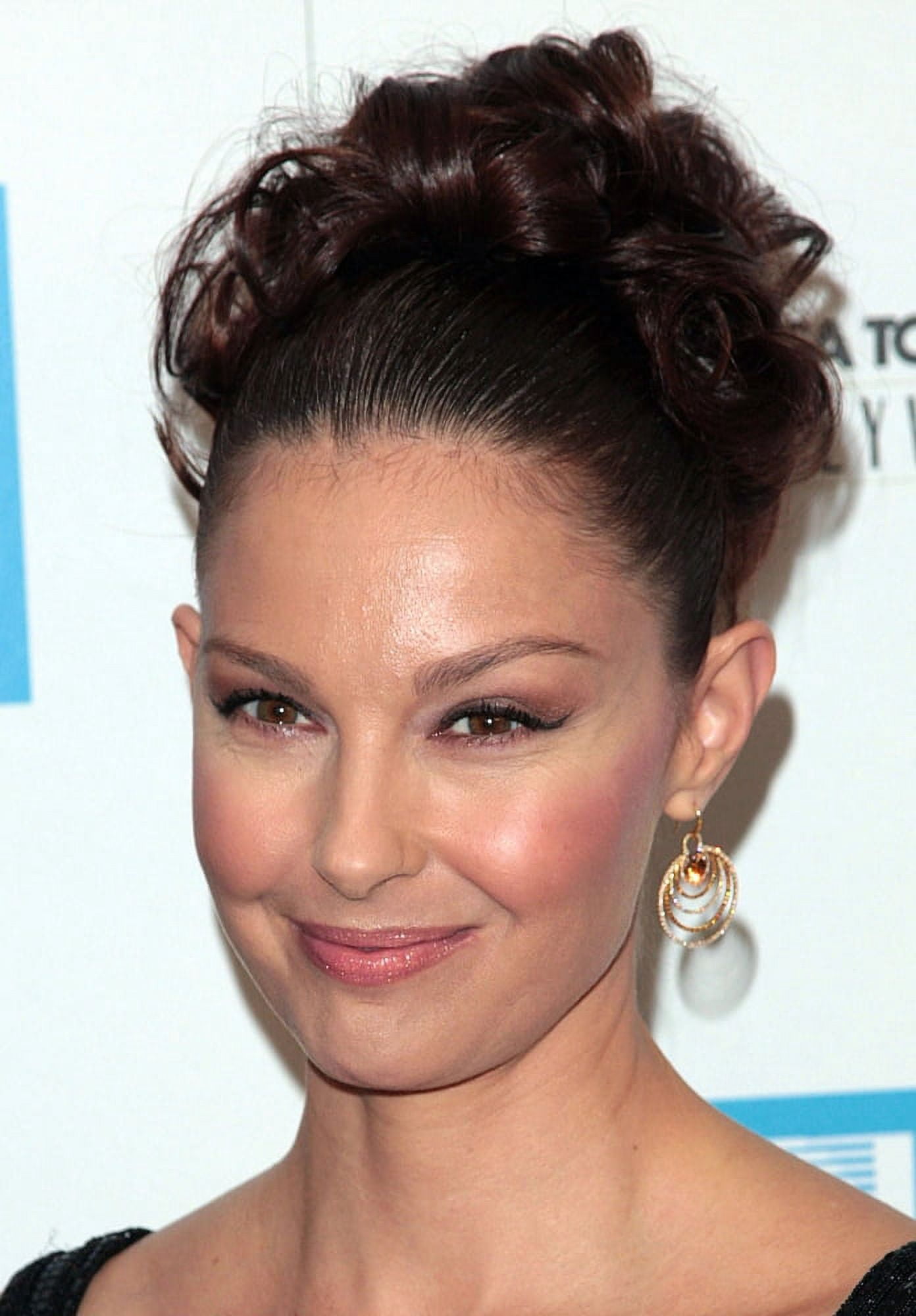 Ashley Judd At Arrivals For Usa Today Hollywood Hero Awards Canvas Art - (16 x 20)